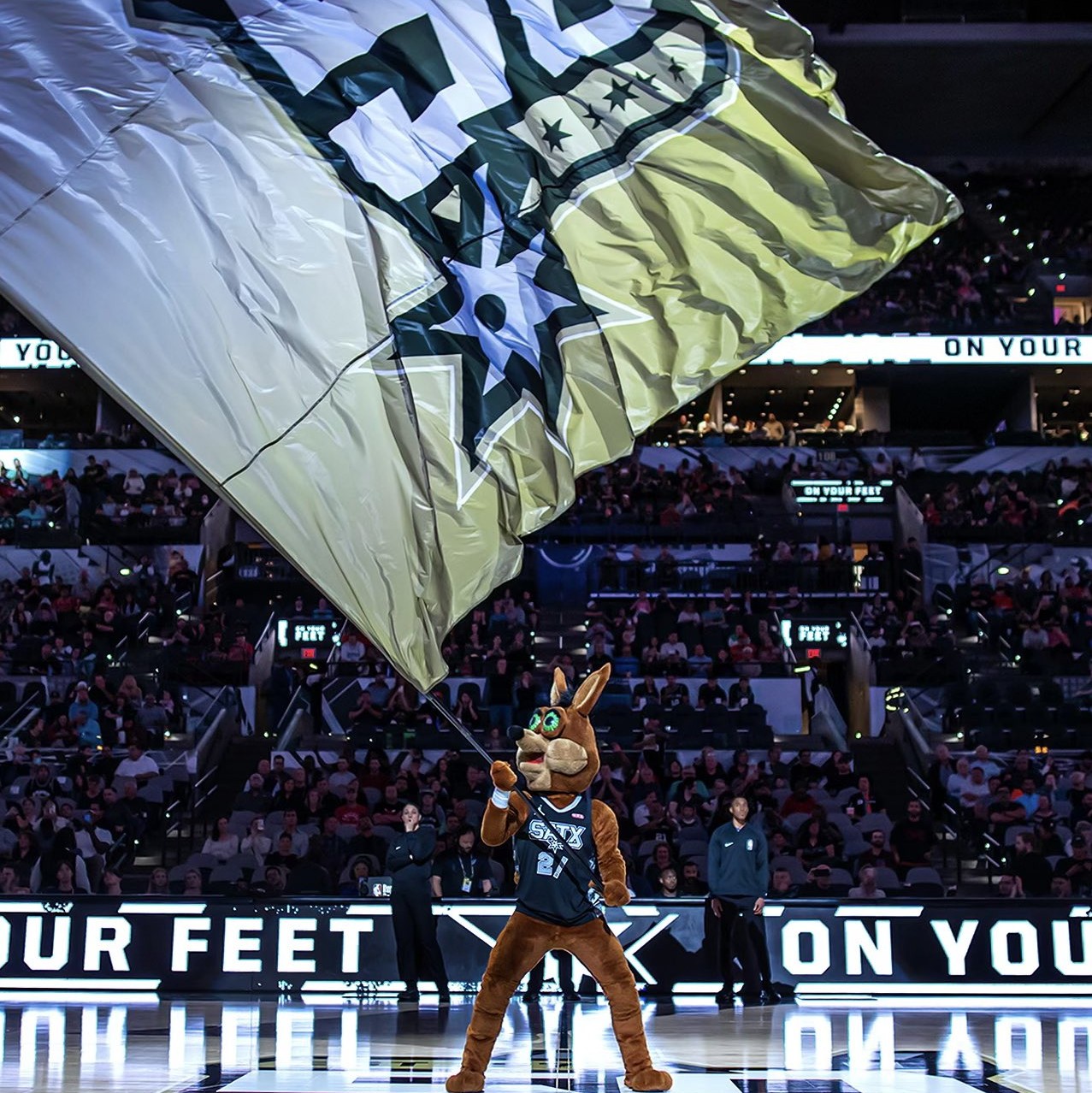 缺乏足够的 缺乏足够的